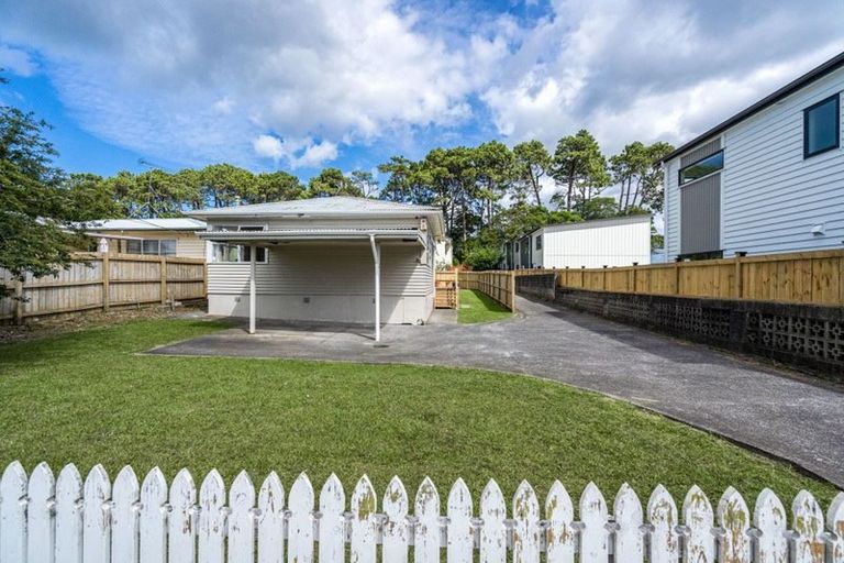 Photo of property in 145 Portage Road, New Lynn, Auckland, 0600