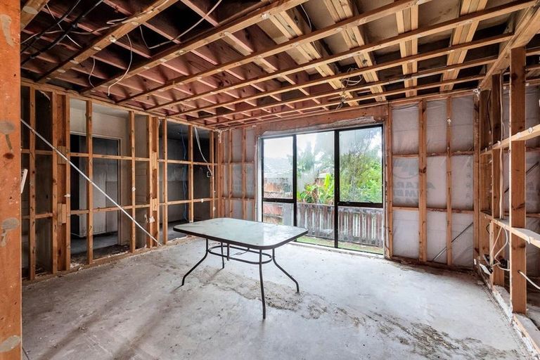 Photo of property in 8 Gordon Stanley Drive, Massey, Auckland, 0614