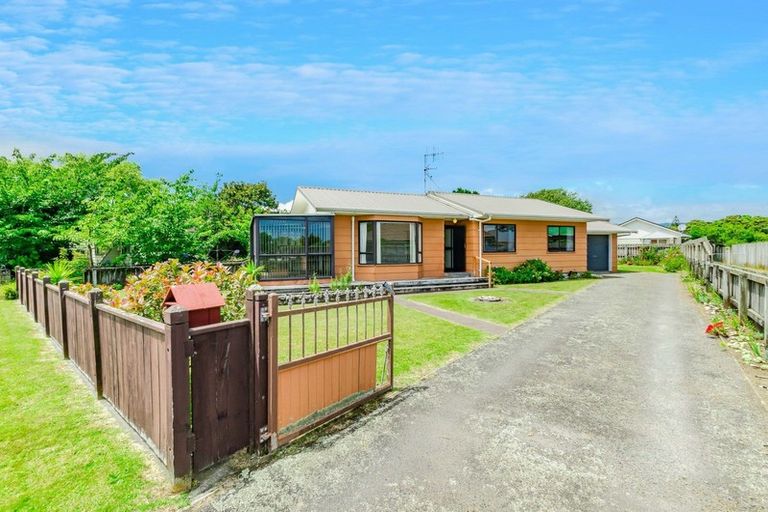 Photo of property in 14 Te Kupe Road, Paraparaumu Beach, Paraparaumu, 5032