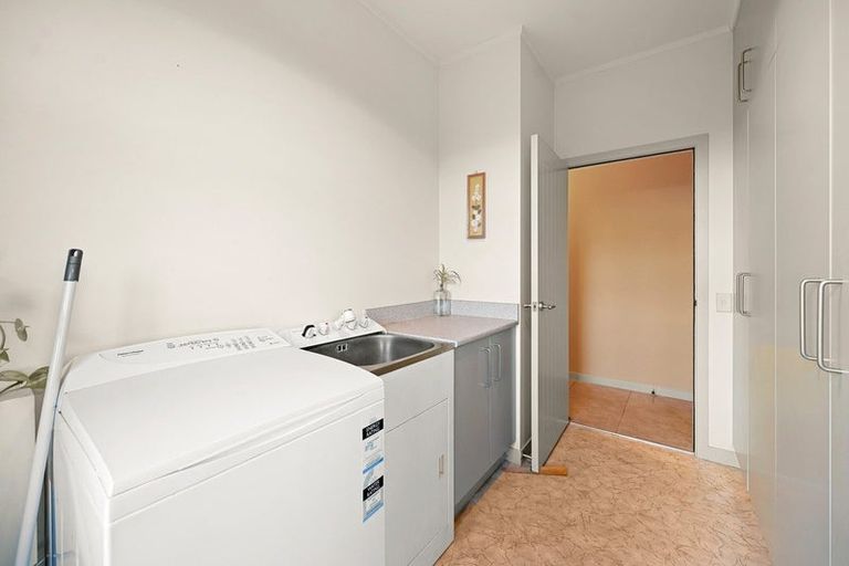 Photo of property in 21 Stonebridge Road, Temple View, Hamilton, 3289