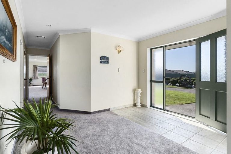 Photo of property in 11 Desmond Place, Bell Block, New Plymouth, 4312