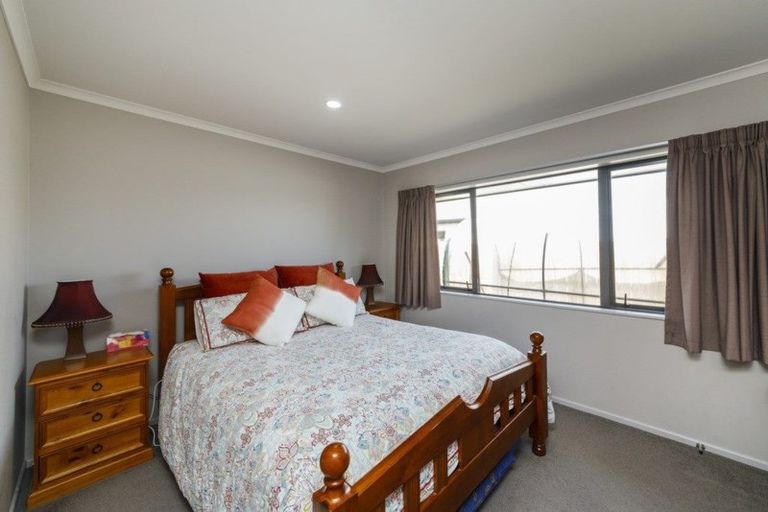 Photo of property in 45 Peter Hall Drive, Kelvin Grove, Palmerston North, 4414