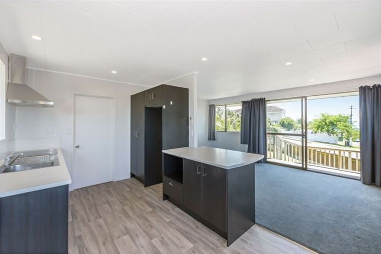 Photo of property in 12 Kauri Road, Stanmore Bay, Whangaparaoa, 0932
