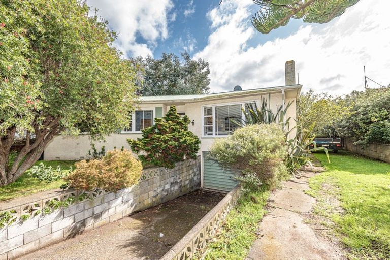 Photo of property in 43 Manuka Street, Castlecliff, Whanganui, 4501