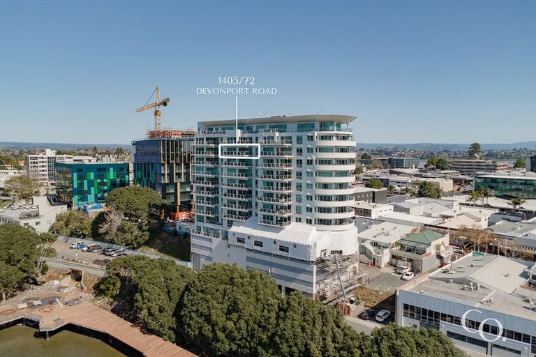 Photo of property in 72 Devonport Road, Tauranga, 3110