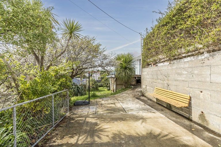 Photo of property in 81 Severn Street, Island Bay, Wellington, 6023