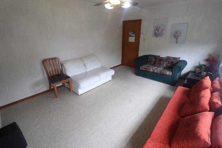 Photo of property in 25 Kaipatiki Road, Glenfield, Auckland, 0629