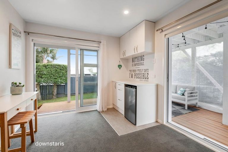Photo of property in 1/302 Sunset Road, Windsor Park, Auckland, 0632