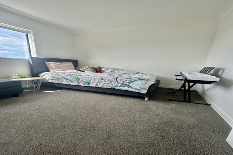 Photo of property in 40b Kervil Avenue, Te Atatu Peninsula, Auckland, 0610