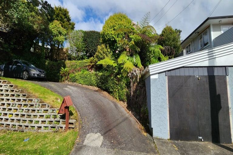 Photo of property in 10 Beaumont Crescent, Frankleigh Park, New Plymouth, 4310