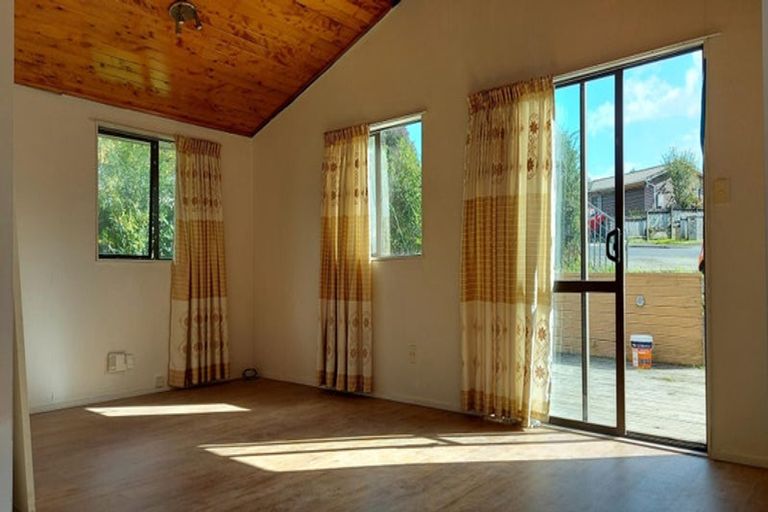 Photo of property in 13 Muriel Place, Ranui, Auckland, 0612