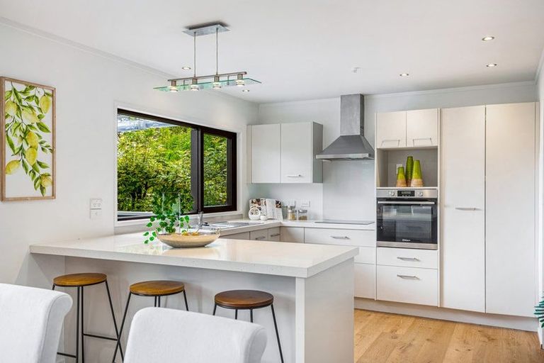 Photo of property in 2/1 Hatherlow Street, Glenfield, Auckland, 0629