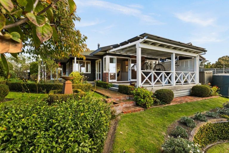 Photo of property in 1 Te Puna Place, Havelock North, 4130
