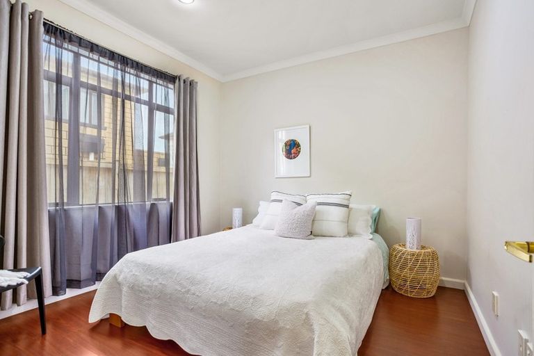 Photo of property in 25 Piriti Drive, Te Atatu Peninsula, Auckland, 0610