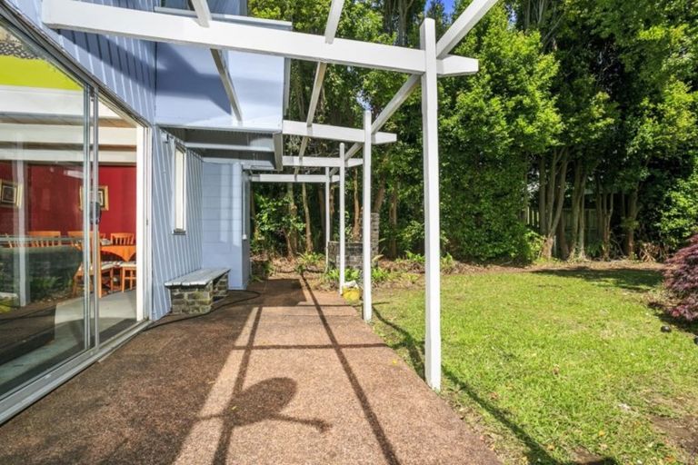 Photo of property in 50 Girrahween Drive, Totara Vale, Auckland, 0629