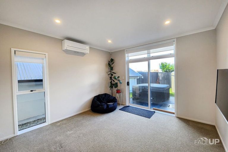 Photo of property in 13 Teal Way, Hobsonville, Auckland, 0616