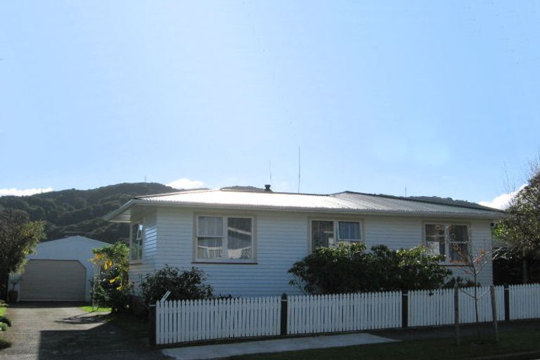 Photo of property in 9 Mitimiti Grove, Wainuiomata, Lower Hutt, 5014