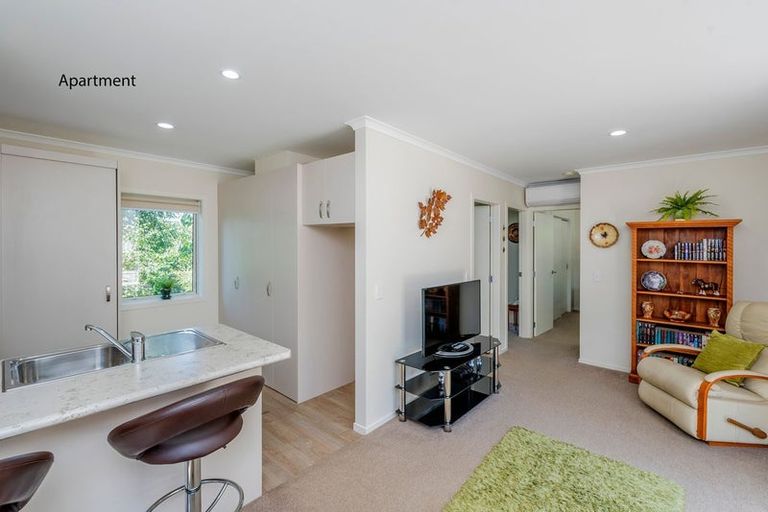 Photo of property in 15 Kowhai Grove, Raumati Beach, Paraparaumu, 5032