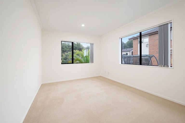 Photo of property in 104 San Marino Drive West, Henderson, Auckland, 0612