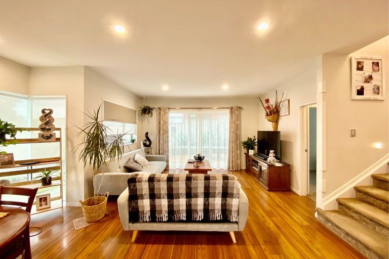 Photo of property in 27 Kereru Rise, Papakura, 2110