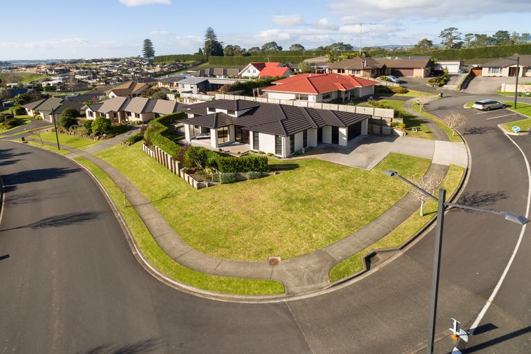 Photo of property in 1 Lochay Place, Pyes Pa, Tauranga, 3112