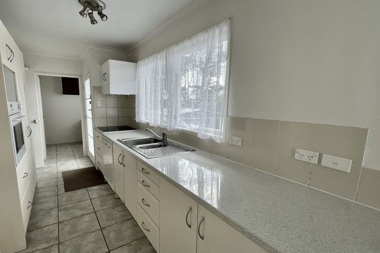 Photo of property in 11 Thornlow Street, Glendene, Auckland, 0602