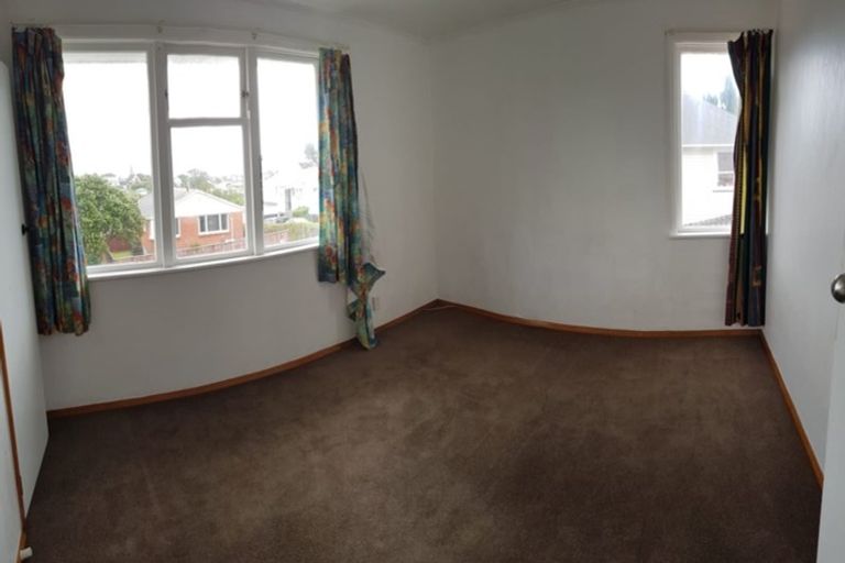 Photo of property in 66- 68 Waihora Crescent, Waitangirua, Porirua, 5024