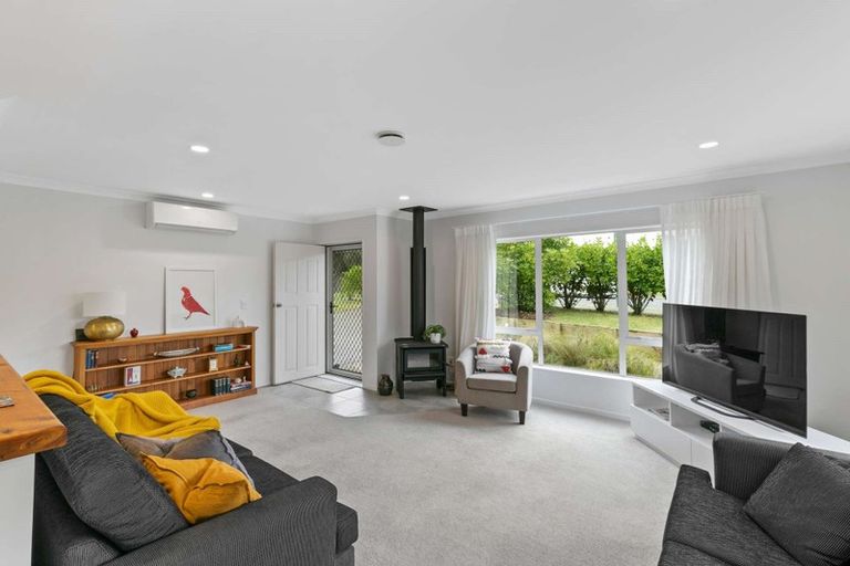 Photo of property in 15 Cabeleigh Drive, Helensville, 0800