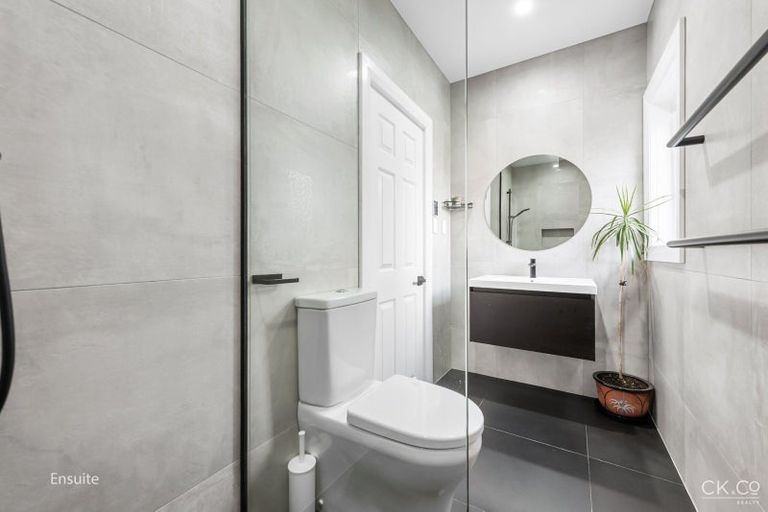 Photo of property in 82 Knights Road, Hutt Central, Lower Hutt, 5010