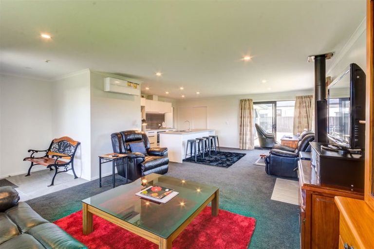 Photo of property in 52 Cross Street, Sefton, 7477