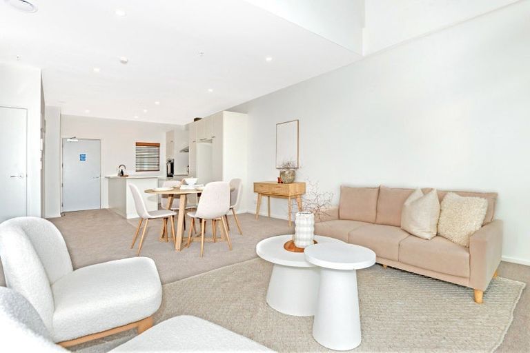 Photo of property in 2/4 Reads Quay, Gisborne, 4010