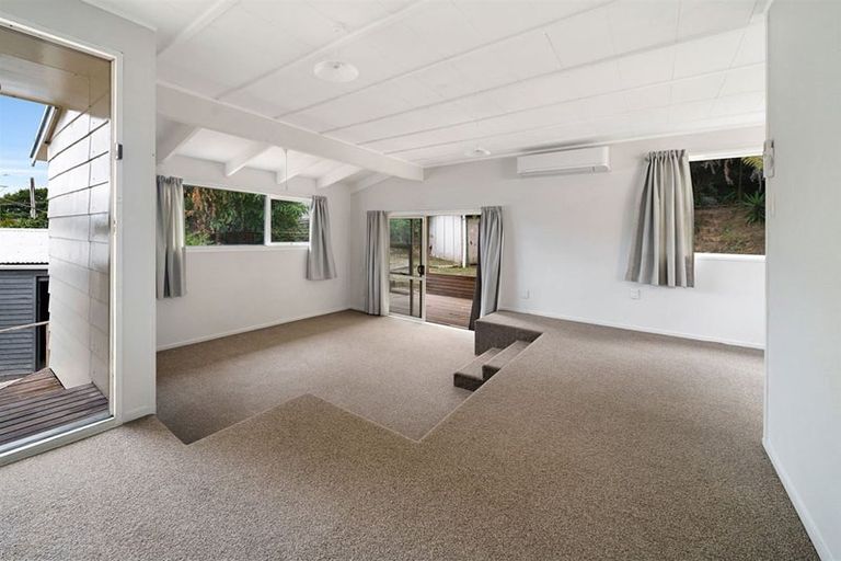 Photo of property in 22 Karaka Street, Helensville, 0800