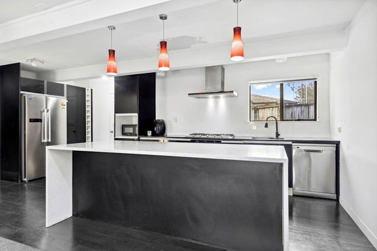 Photo of property in 102 Marne Road, Papakura, 2110