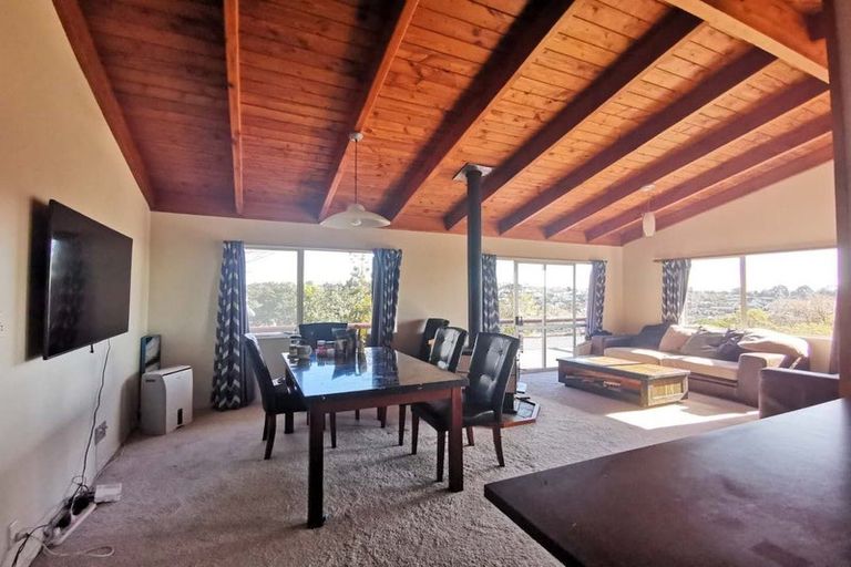 Photo of property in 21 Raelene Place, Massey, Auckland, 0614