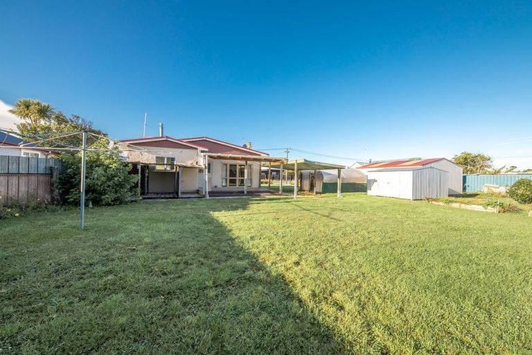 Photo of property in 21 Gladstone Street, Westport, 7825