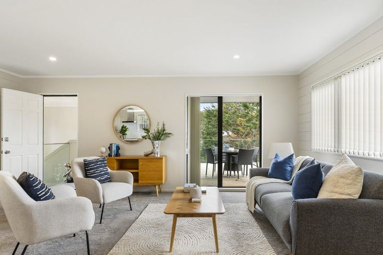 Photo of property in 10 Eagleson Street, Northcross, Auckland, 0632