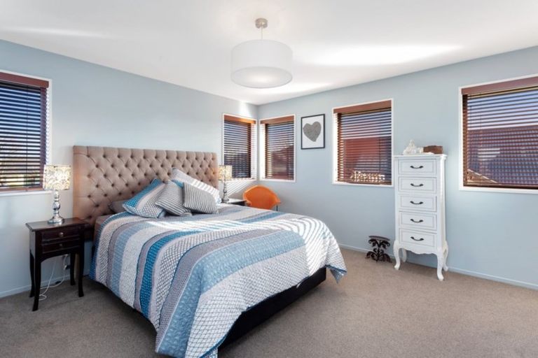 Photo of property in 1 Hawthorn Mews, Rangiora, 7400