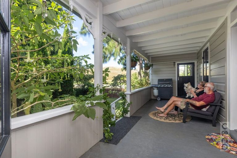 Photo of property in 76 Awaroa Road, Helensville, 0800