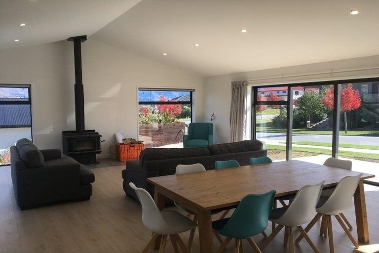Photo of property in 34 Minaret Ridge, Wanaka, 9305
