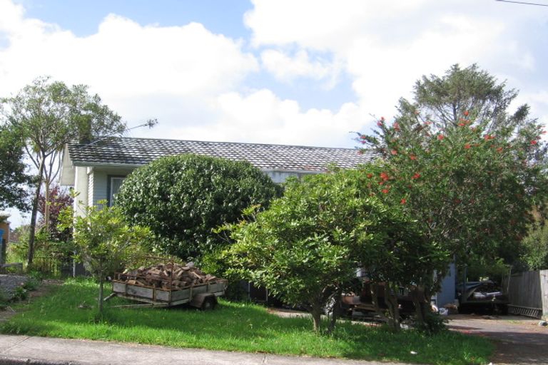 Photo of property in 10 Sarona Avenue, Glen Eden, Auckland, 0602