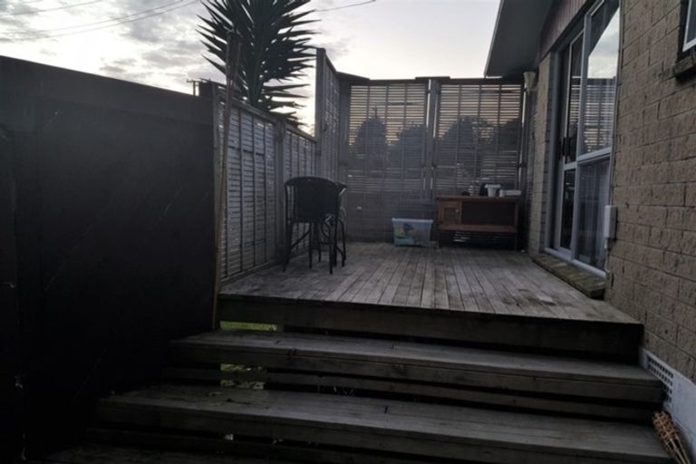 Photo of property in 16 Richard Road, Mangere, Auckland, 2022