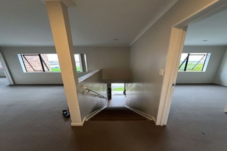 Photo of property in 77 Naylors Drive, Mangere, Auckland, 2022