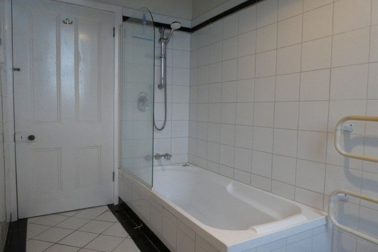 Photo of property in 4 Oriental Terrace, Oriental Bay, Wellington, 6011