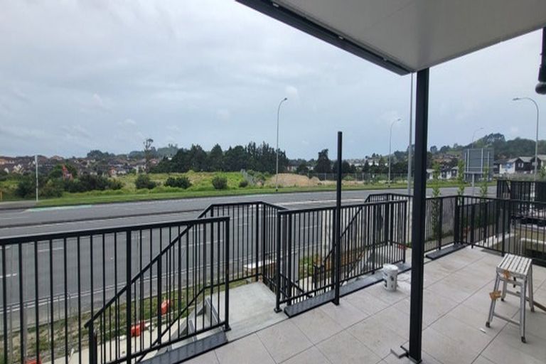 Photo of property in 102/26 Shortfin Place, Flat Bush, Auckland, 2019