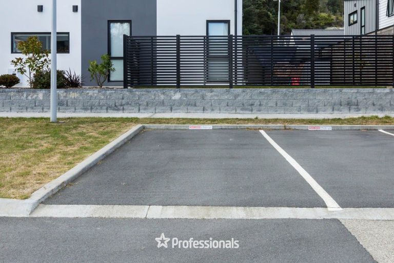 Photo of property in 24 Reakes Crescent, Wallaceville, Upper Hutt, 5018