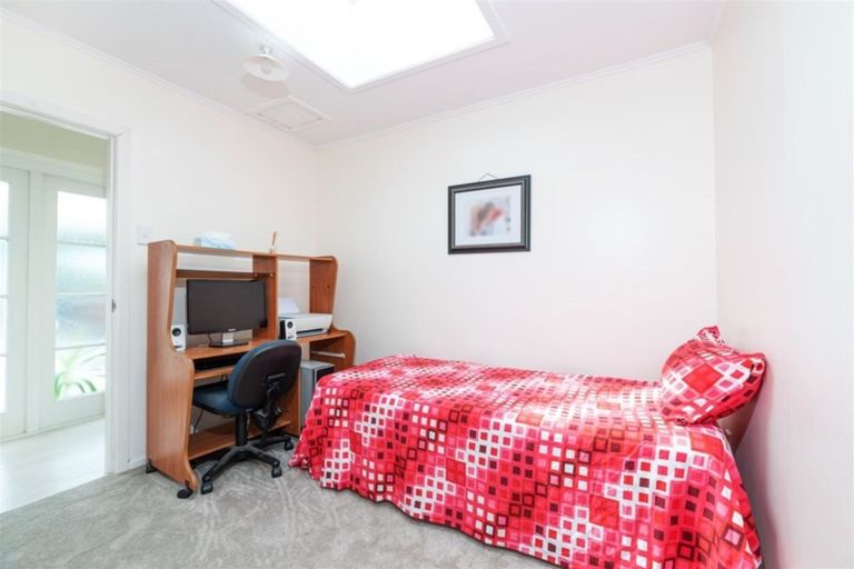 Photo of property in 12a Rosier Road, Glen Eden, Auckland, 0602