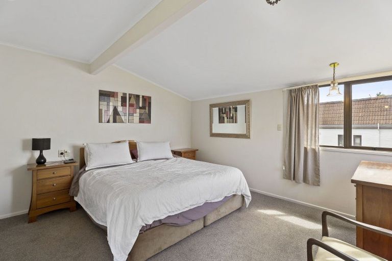 Photo of property in 19 Sanctuary Point, Sunnyhills, Auckland, 2010