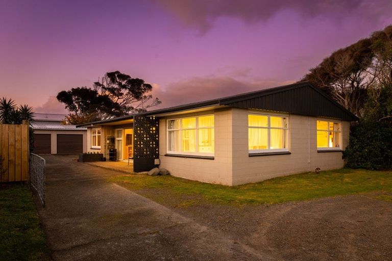 Photo of property in 53 Toru Road, Paraparaumu Beach, Paraparaumu, 5032