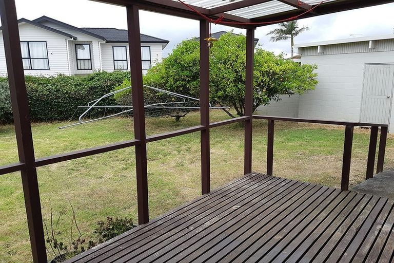 Photo of property in 28 Ussher Place, Pakuranga Heights, Auckland, 2010