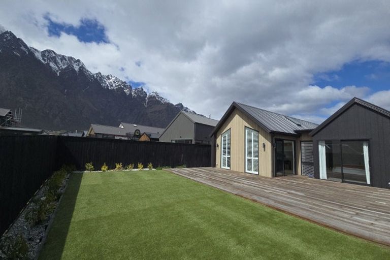 Photo of property in 20 Barn Road, Jacks Point, 9371